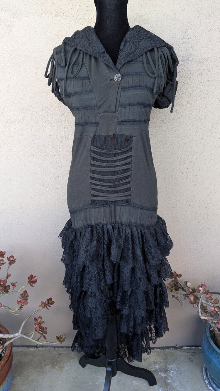 💜NWOT Miss Be Convertible Cowl Hood Gothic Lace Dress L